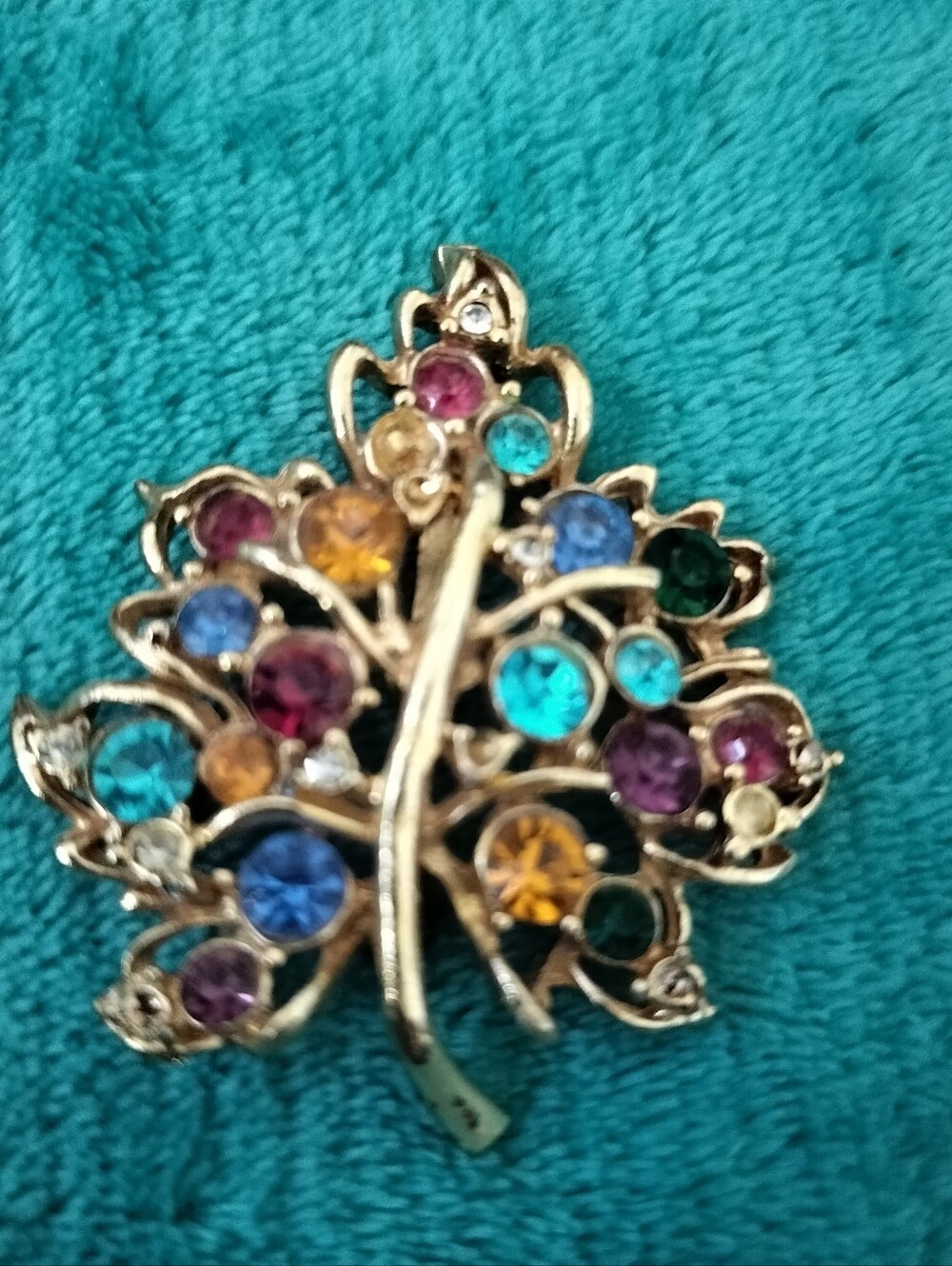 Vintage Multi-Color Rhinestone Maple Leaf Brooch Gold Tone Autumn 2"